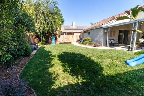 1341 E Parkview Ct, Visalia, CA 93277 photo 22