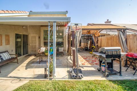 1341 E Parkview Ct, Visalia, CA 93277 photo 25