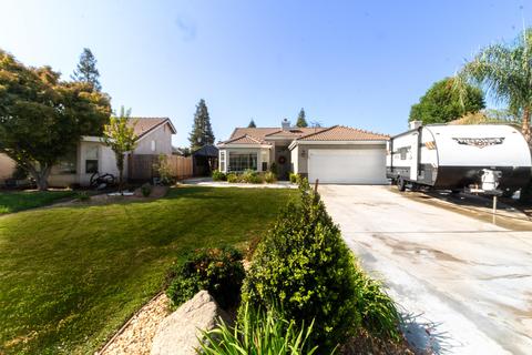 1341 E Parkview Ct, Visalia, CA 93277 photo 1