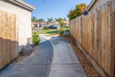 1341 E Parkview Ct, Visalia, CA 93277 photo 26