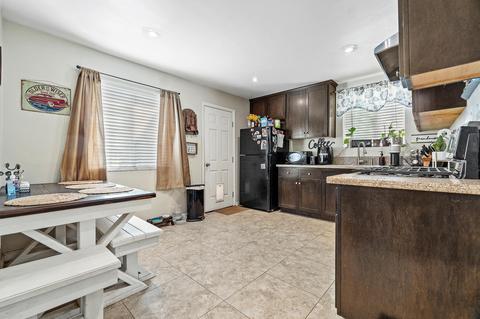 709 E Laurel Ave, Visalia, CA 93292 photo 8