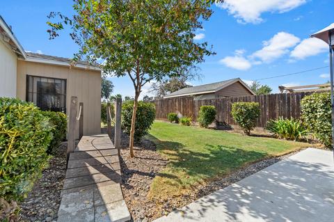 709 E Laurel Ave, Visalia, CA 93292 photo 26