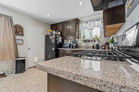 709 E Laurel Ave, Visalia, CA 93292 photo 10
