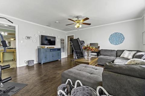 917 E Academy Ave, Tulare, CA 93274 photo 5