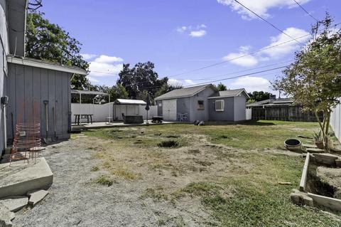 917 E Academy Ave, Tulare, CA 93274 photo 32