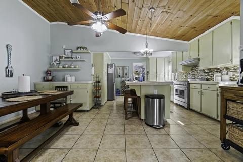 917 E Academy Ave, Tulare, CA 93274 photo 14