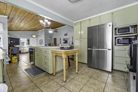 917 E Academy Ave, Tulare, CA 93274 photo 8