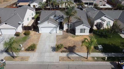 1646 Persimmon St, Lemoore, CA 93245 photo 2