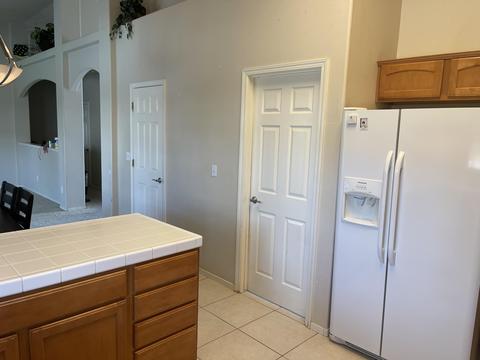 1646 Persimmon St, Lemoore, CA 93245 photo 10