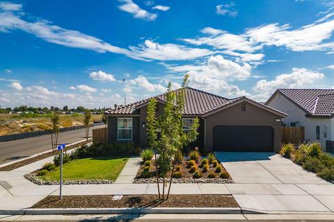 1180 Narwhal Ave, Lemoore, CA 93245 photo 2