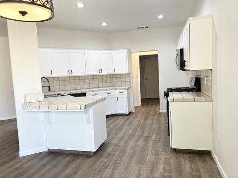 527 Village Ct, Exeter, CA 93221 photo 5