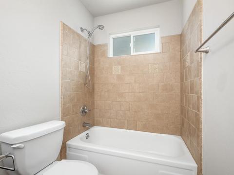 882 Azalea Ln, Lemoore, CA 93245 photo 14