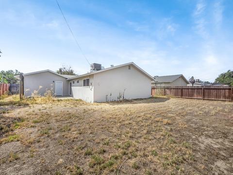 882 Azalea Ln, Lemoore, CA 93245 photo 17