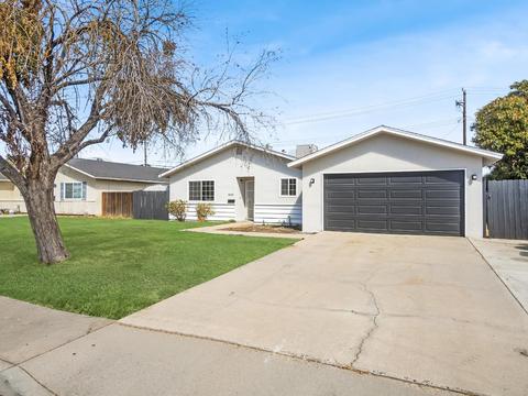 882 Azalea Ln, Lemoore, CA 93245 photo 2