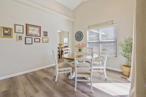 2111 E Kaweah Ct, Visalia, CA 93292 photo 14