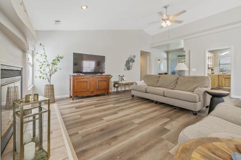 2111 E Kaweah Ct, Visalia, CA 93292 photo 11