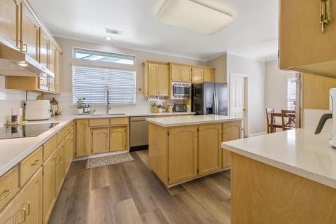 2111 E Kaweah Ct, Visalia, CA 93292 photo 17
