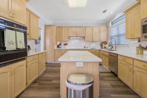 2111 E Kaweah Ct, Visalia, CA 93292 photo 19