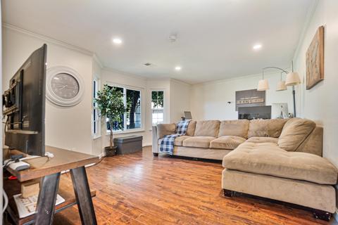991 Orangewood Ct, Lemoore, CA 93245 photo 5