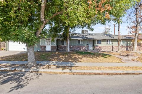 2104 E Lemmon Way, Hanford, CA 93230 photo 1