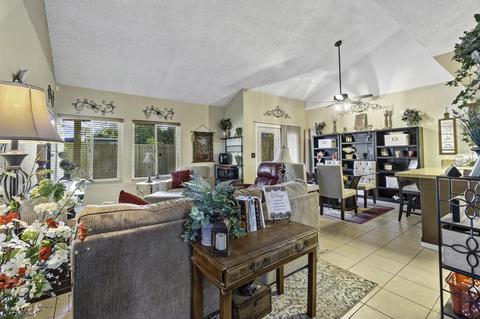 619 E Harold Ave, Visalia, CA 93292 photo 8