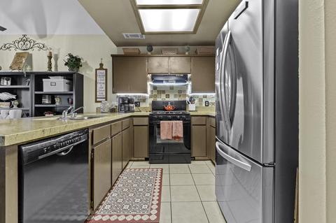 619 E Harold Ave, Visalia, CA 93292 photo 13
