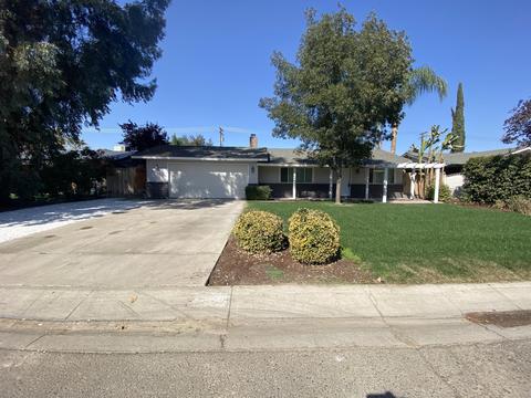 3448 W Iris Ave, Visalia, CA 93277 photo 2