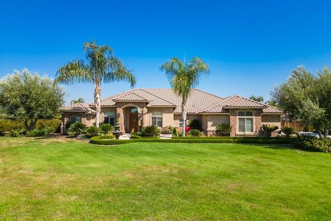 13550 Francisco Dr, Hanford, CA 93230