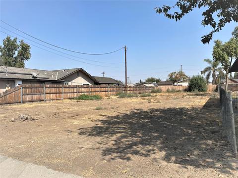 78 Grand Ave, Lemoore, CA 93245 photo 2