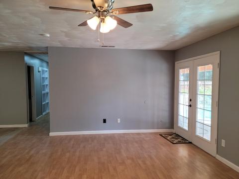 335 E Laura Ct, Visalia, CA 93277 photo 7