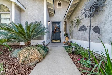 1281 E Fairview Ave, Tulare, CA 93274 photo 4