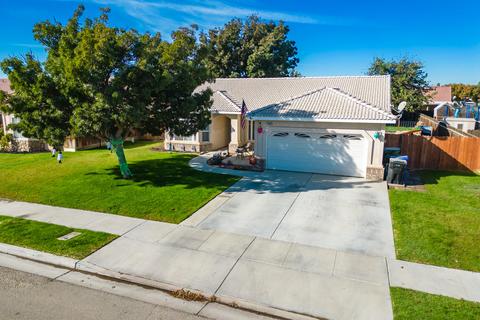 1223 Mission Dr, Lemoore, CA 93245 photo 1