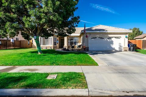 1223 Mission Dr, Lemoore, CA 93245 photo 2