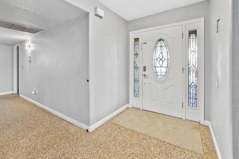361 E Hazelwood Dr, Lemoore, CA 93245 photo 4