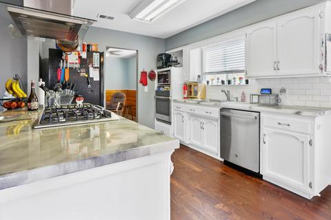 361 E Hazelwood Dr, Lemoore, CA 93245 photo 8