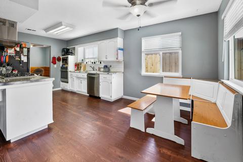 361 E Hazelwood Dr, Lemoore, CA 93245 photo 9