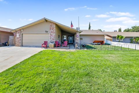 361 E Hazelwood Dr, Lemoore, CA 93245 photo 1