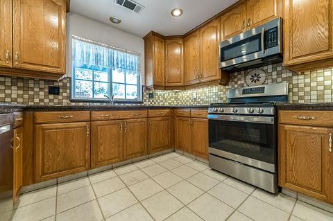 1724 E Parrish Ct, Visalia, CA 93292 photo 19