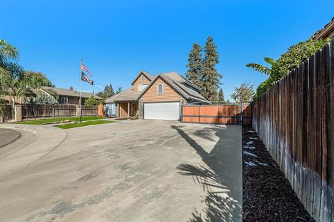1724 E Parrish Ct, Visalia, CA 93292 photo 3