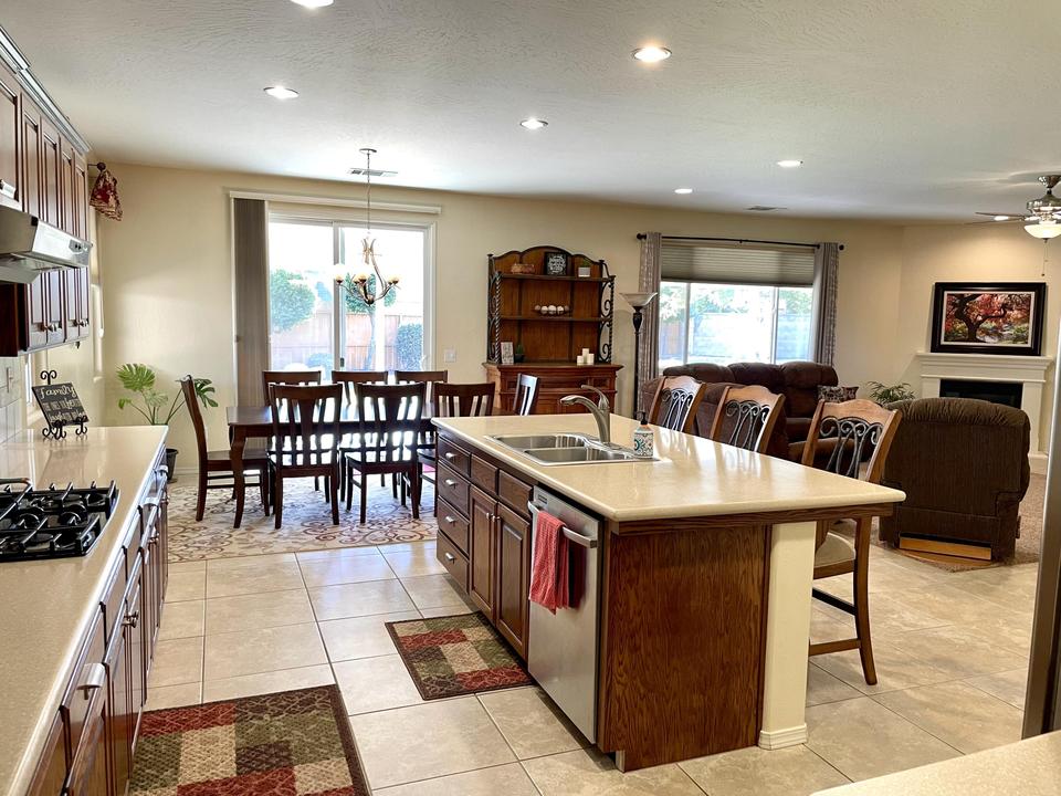  1465 W Chianti Way, Hanford, CA 93230 photo 13