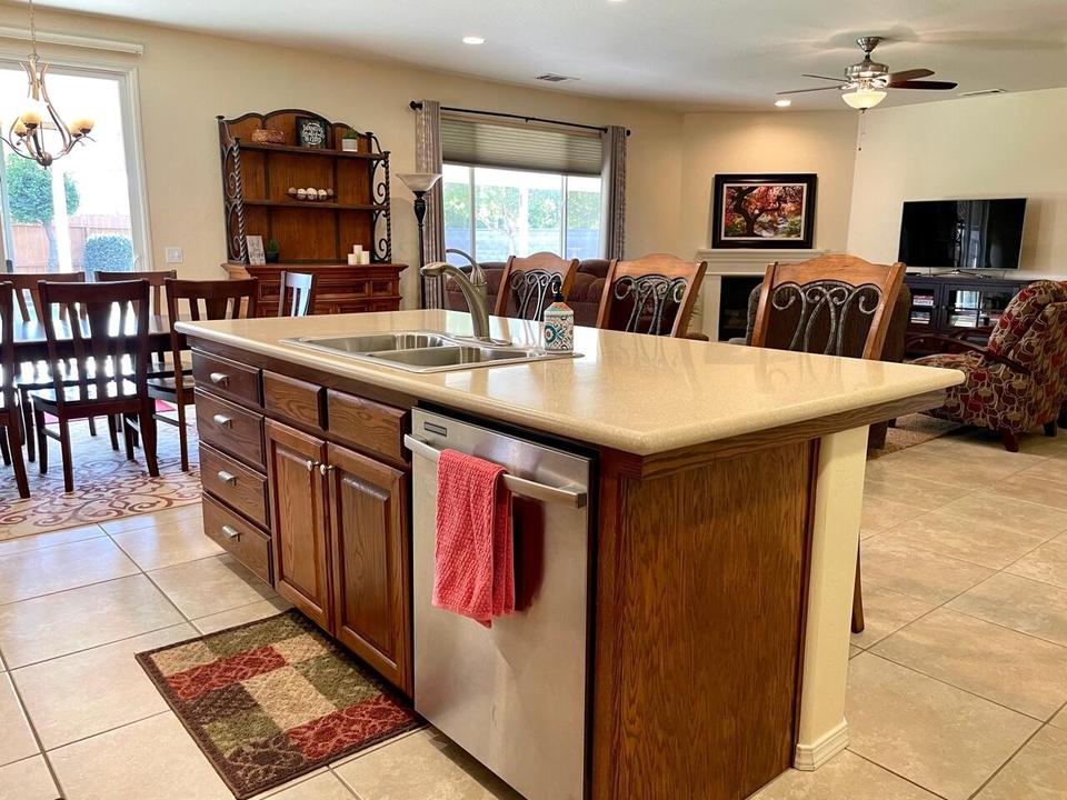  1465 W Chianti Way, Hanford, CA 93230 photo 12