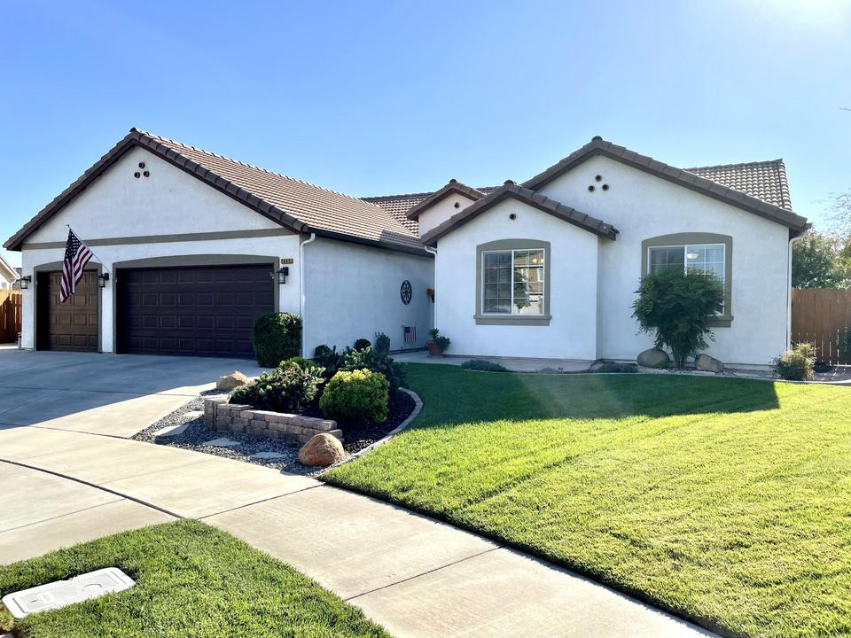  1465 W Chianti Way, Hanford, CA 93230 photo 2