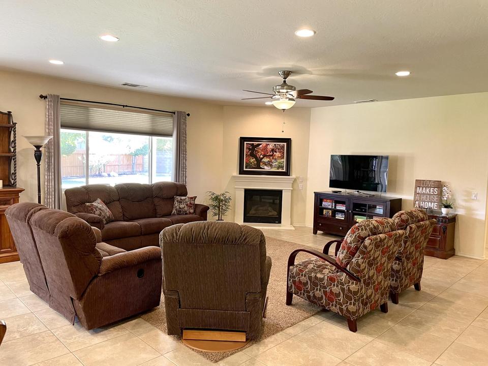 1465 W Chianti Way, Hanford, CA 93230 photo 7