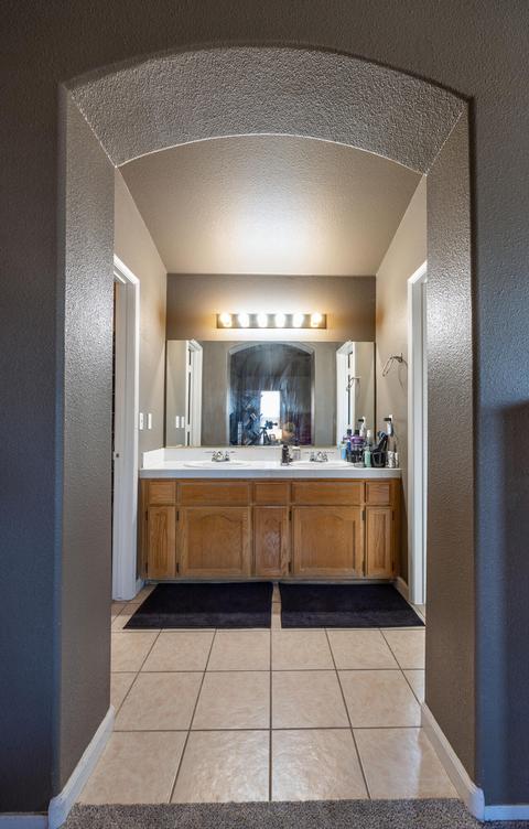 719 Daphne Ln, Lemoore, CA 93245 photo 15