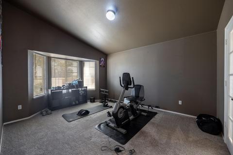 719 Daphne Ln, Lemoore, CA 93245 photo 8