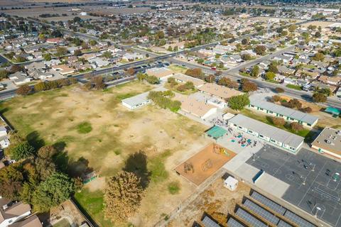 650 Orangewood Dr, Lemoore, CA 93245 photo 38