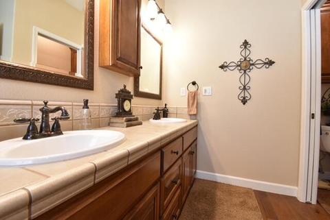 3610 E Paradise Ave, Visalia, CA 93292 photo 26