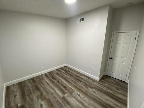 1302 N Enos St, Visalia, CA 93292 photo 15