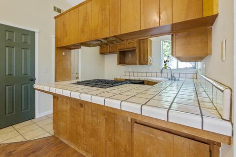 1019 E Ferguson Ave, Visalia, CA 93292 photo 15