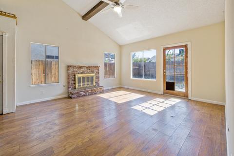1019 E Ferguson Ave, Visalia, CA 93292 photo 10